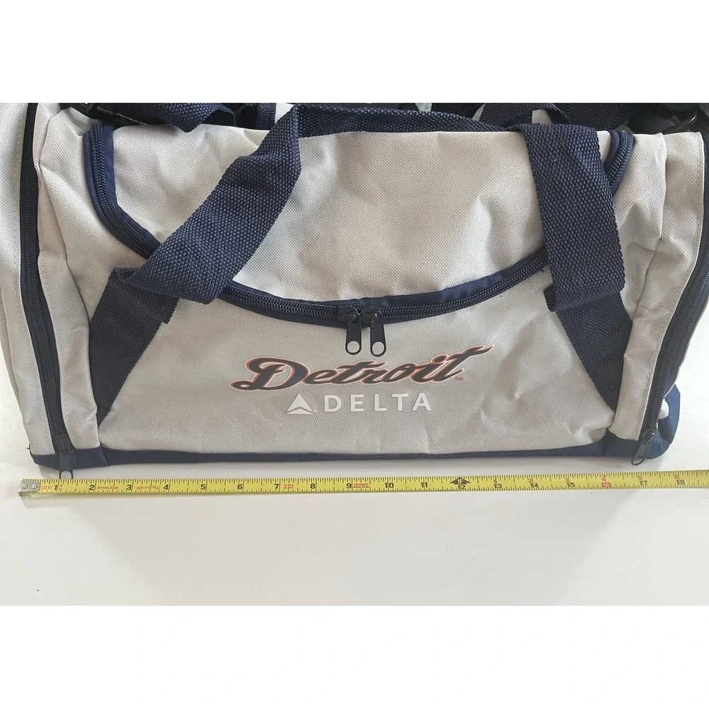 Detroit Tigers x Delta Gray Navy Blue‎ Duffle Small Lightweight Zip Pockets